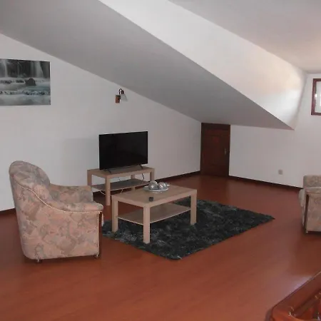 Vivendas Alves Pinho * Santa Maria Da Feira